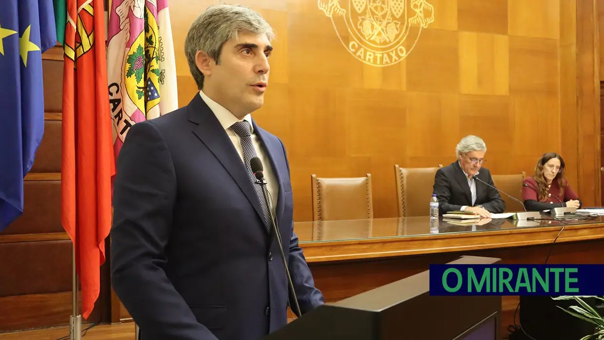 João Heitor assume novo mandato com promessa de consolidar progresso do concelho