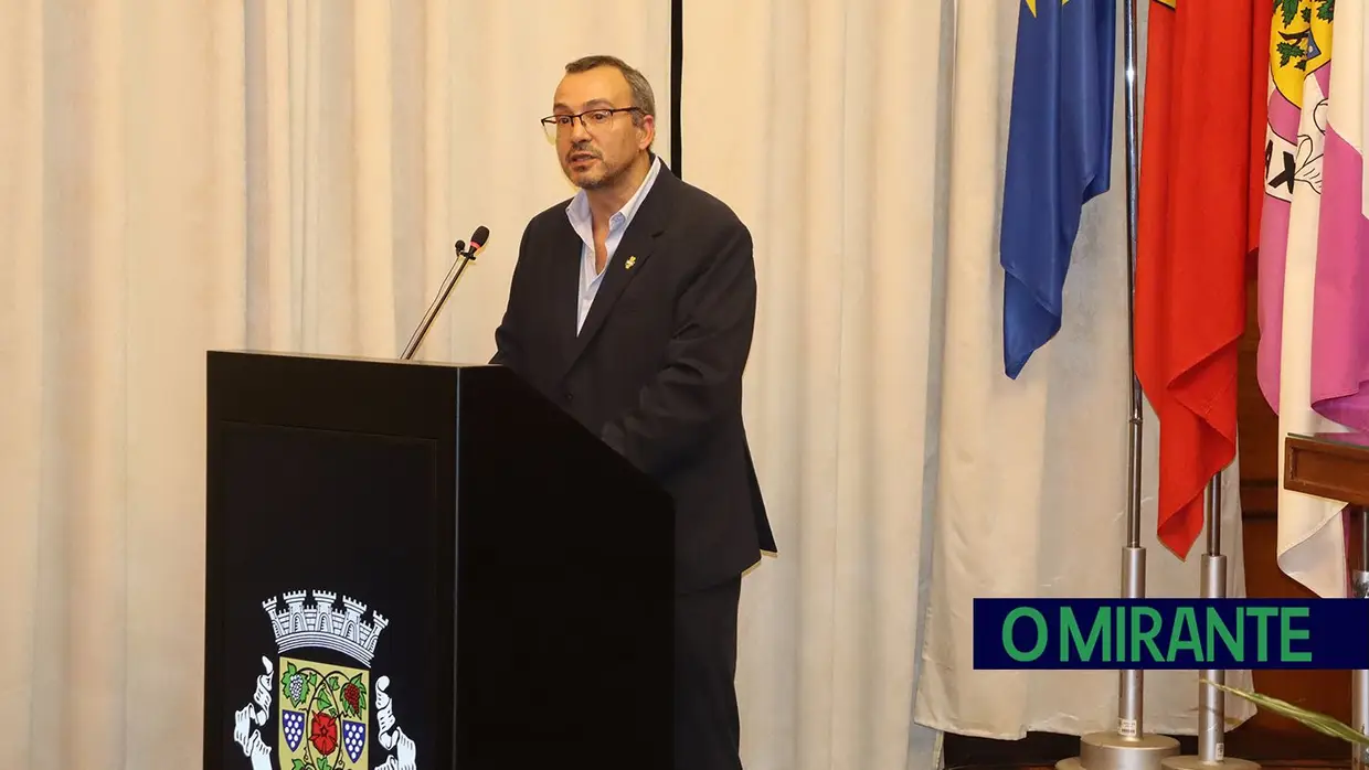 João Heitor assume novo mandato com promessa de consolidar progresso do concelho