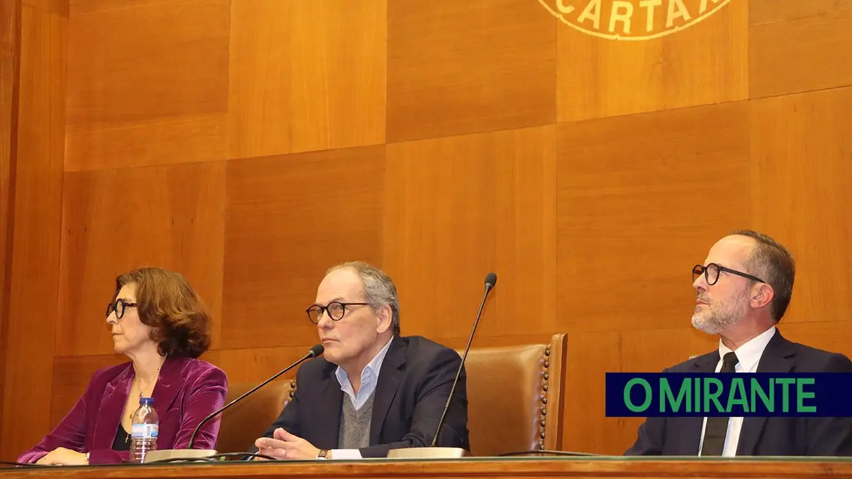 João Heitor assume novo mandato com promessa de consolidar progresso do concelho