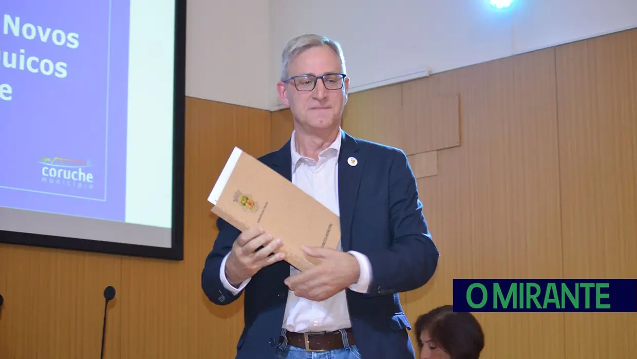 PS aposta na estabilidade e abriu espaço ao PSD na liderança da Assembleia Municipal de Coruche