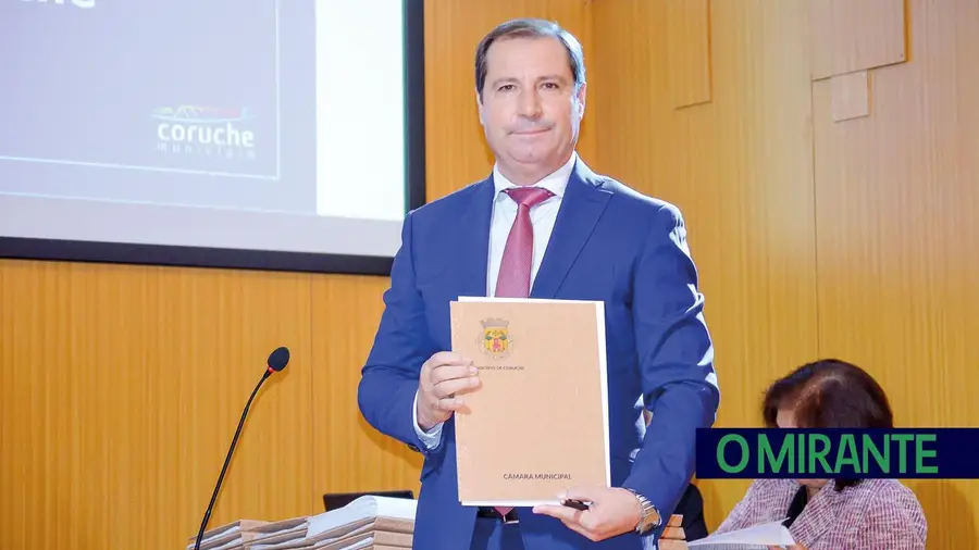 Nuno Azevedo promete colocar Coruche sempre em primeiro lugar e PSD lidera assembleia municipal