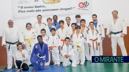 Clube de Judo de Riachos forma atletas com disciplina, humildade e resiliência