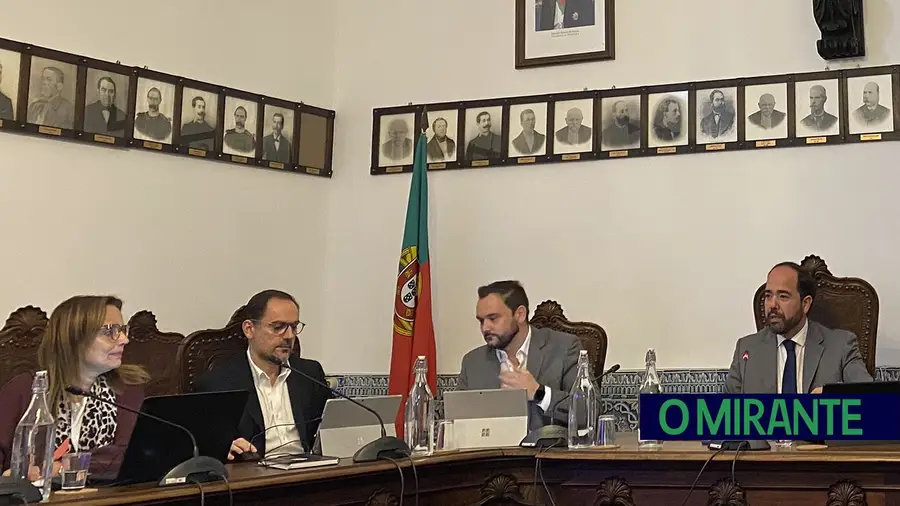 Pelouros distribuídos na Câmara de Santarém