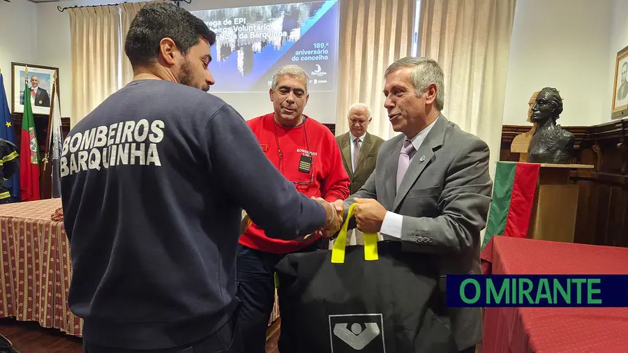 Vila Nova da Barquinha celebrou 189 anos de concelho com homenagem aos bombeiros