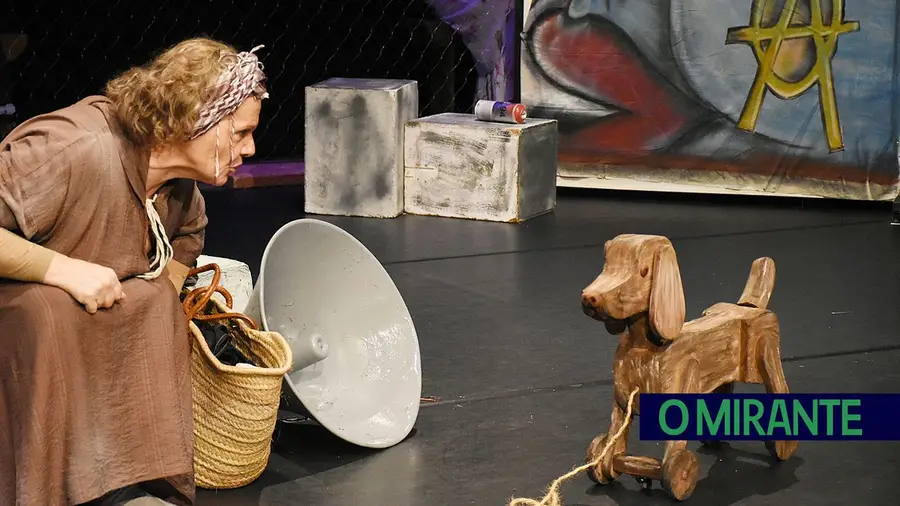 Grupo de Teatro Esteiros de Alhandra promove evento solidário