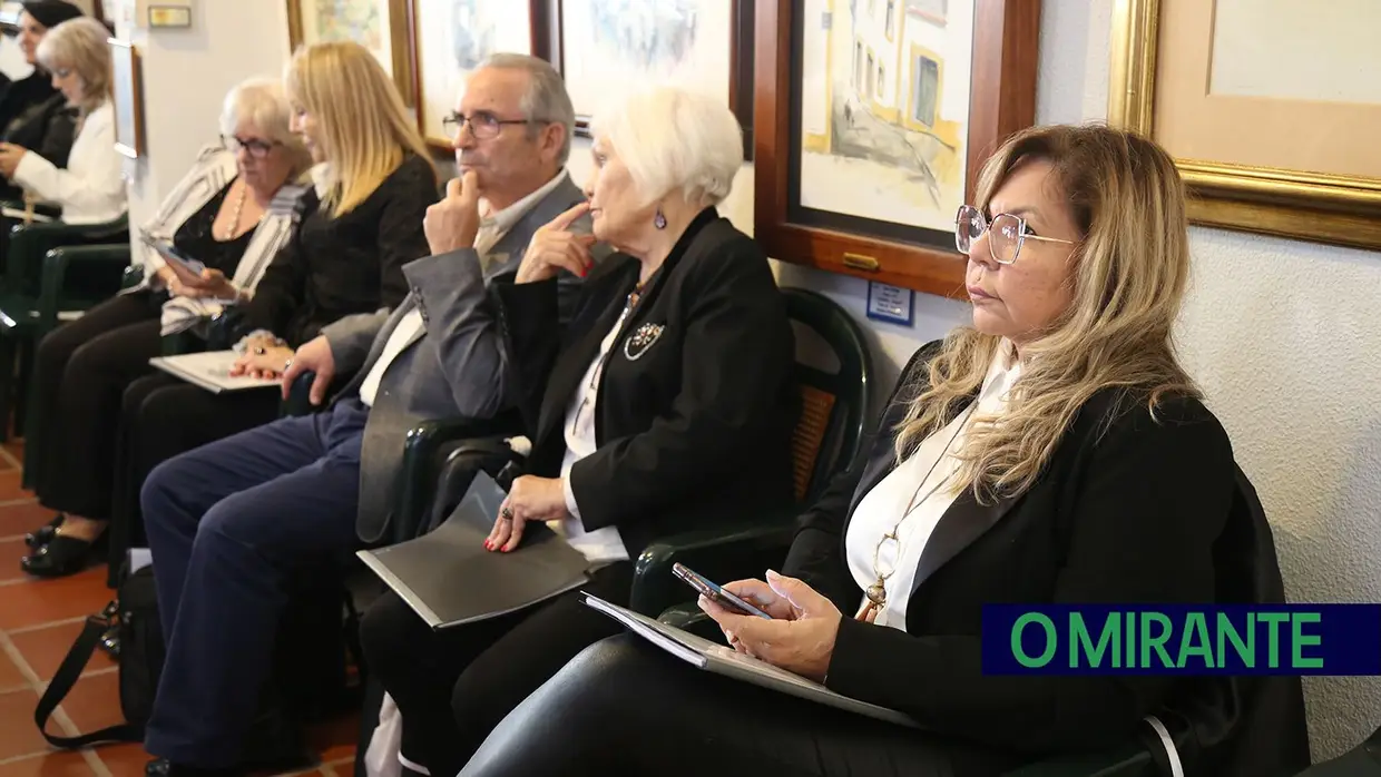 Alenquer prestou sentida homenagem ao pintor João Mário