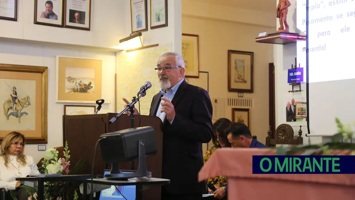 Alenquer prestou sentida homenagem ao pintor João Mário