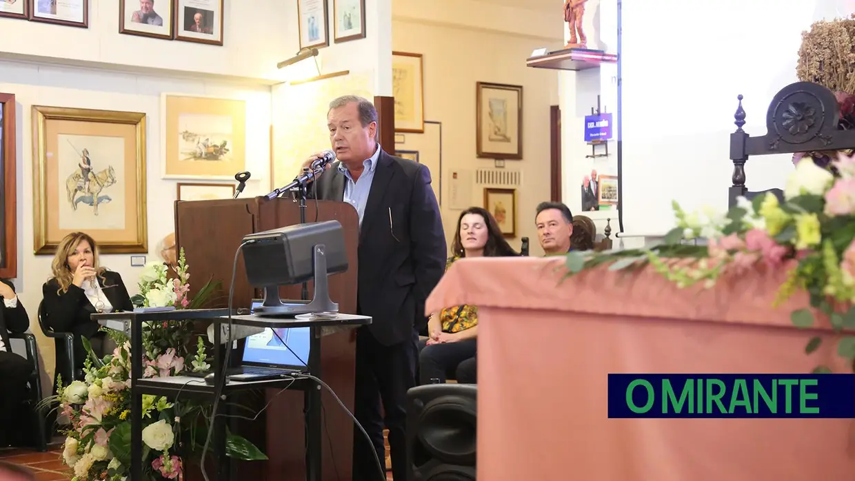 Alenquer prestou sentida homenagem ao pintor João Mário