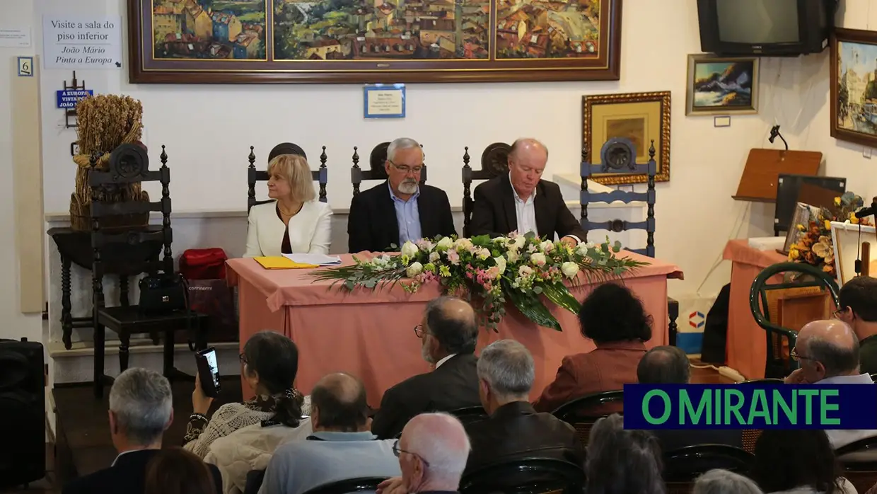 Alenquer prestou sentida homenagem ao pintor João Mário