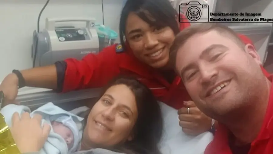 Bebé Raúl nasce em casa com apoio dos bombeiros de Salvaterra de Magos