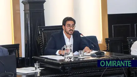 PS fala em possível ilegalidade e presidente rejeita “tachos” no Entroncamento