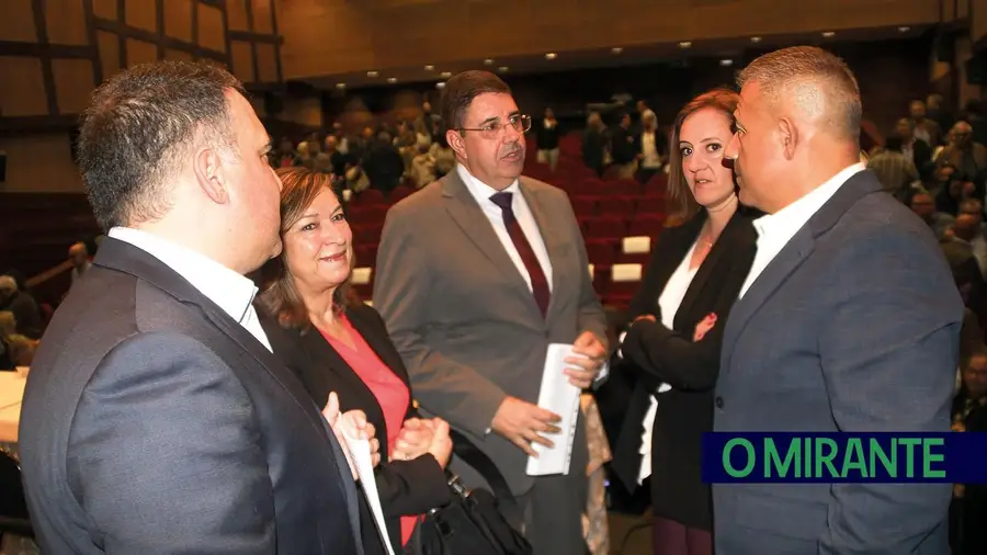 Joaquim Catalão e Ana Casebre são os que têm mais pelouros na Câmara de Almeirim