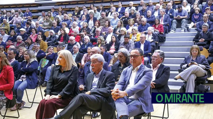 Carlos Gonçalves pede mais dinheiro para Alverca e Sobralinho e ameaça devolver competências à câmara 