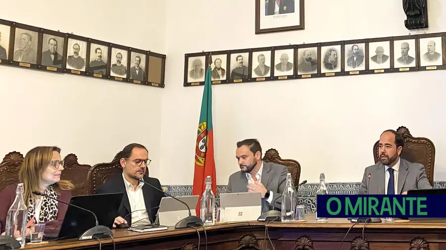 Pelouros na Câmara de Santarém só para eleitos da AD