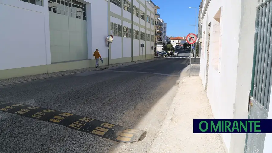 Falhas no abastecimento de água no Carregado devido a rotura em conduta