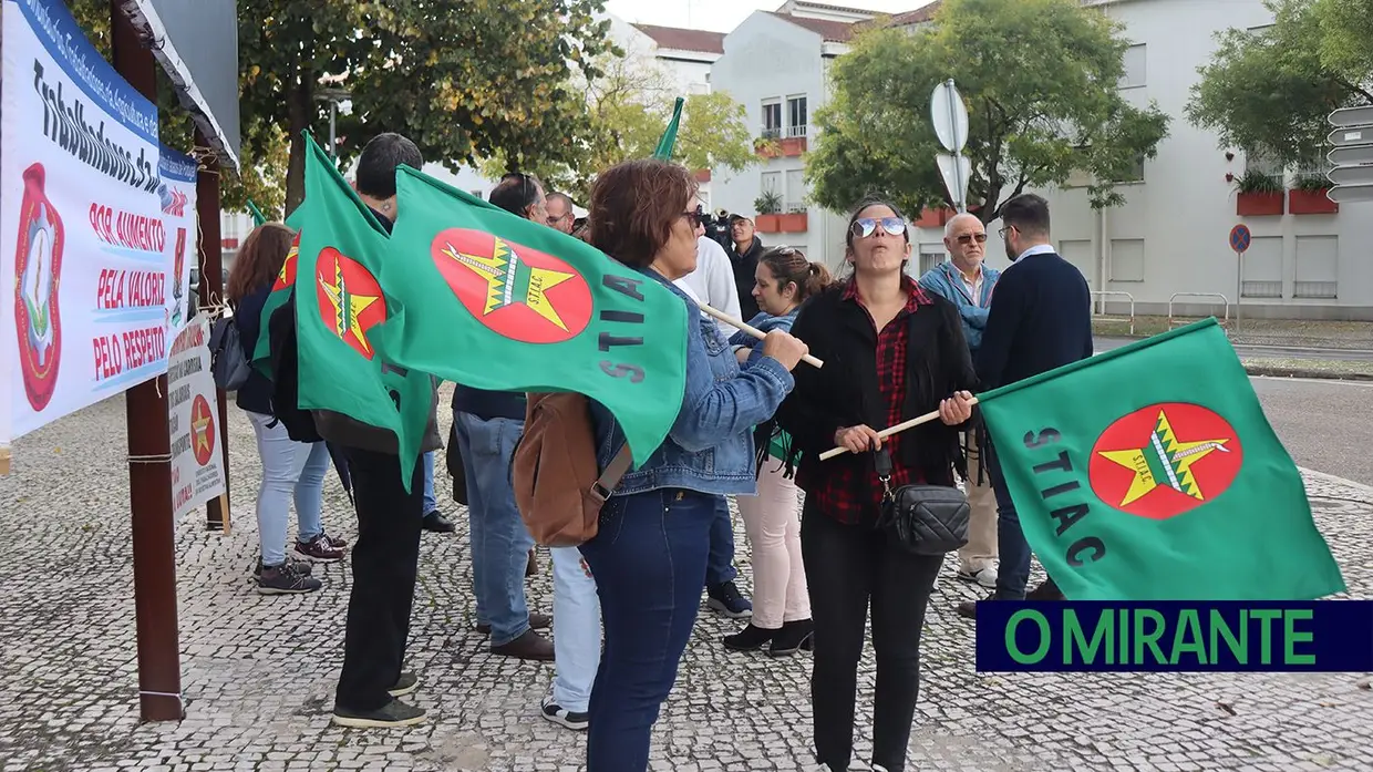 Trabalhadores da Sumol Compal em Almeirim em greve com adesão de 70%