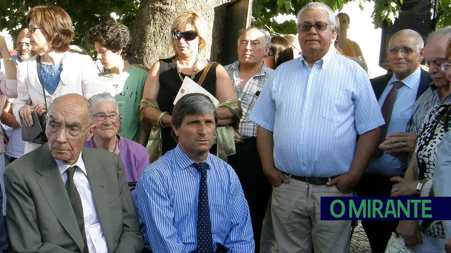 José Saramago; hoje é dia do seu aniversário de nascimento: fazia 103 anos