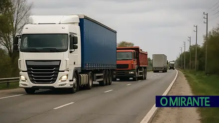 camioes estrada transporte