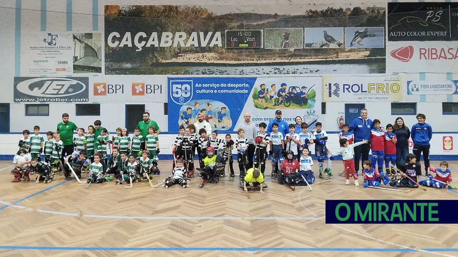 Dezenas de crianças participaram em encontro regional de hóquei em patins