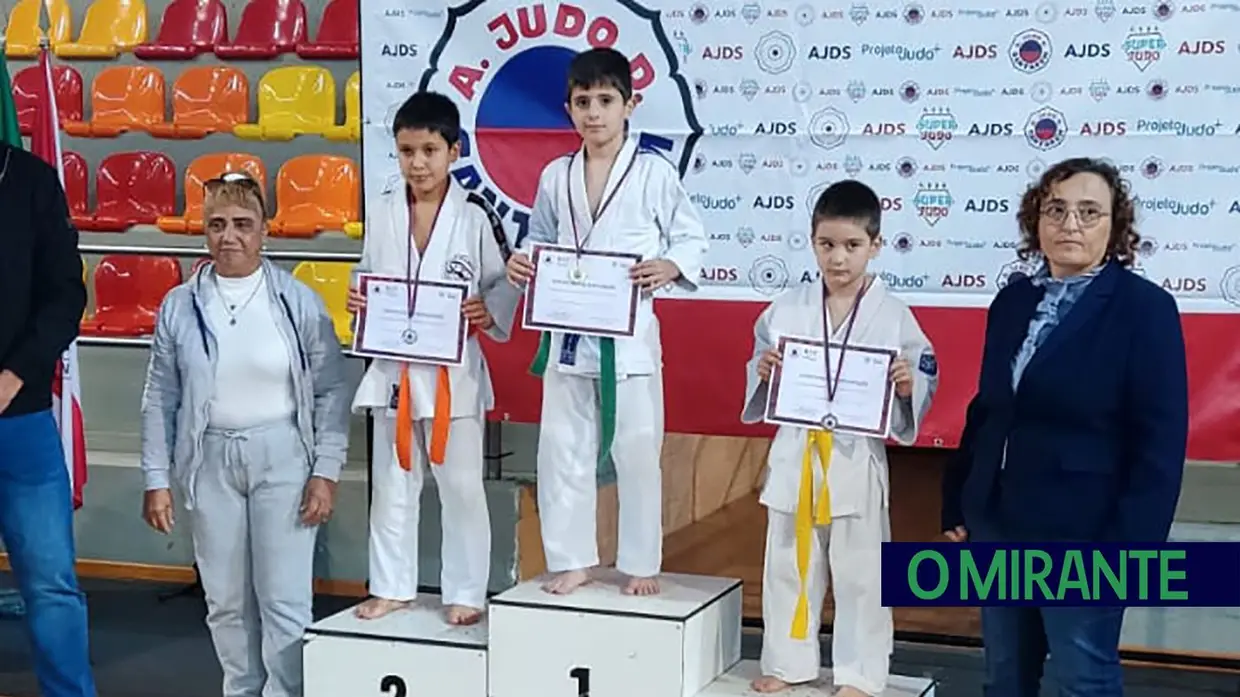 Judo da Casa do Benfica em Santarém com vários pódios no Entroncamento