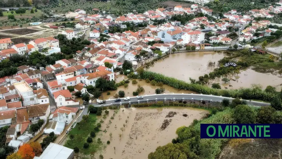 Mau tempo causa centenas de inundações, cortes de electricidade e famílias desalojadas