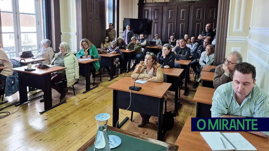 Mercado de Natal em Benavente acende guerra santa em Samora