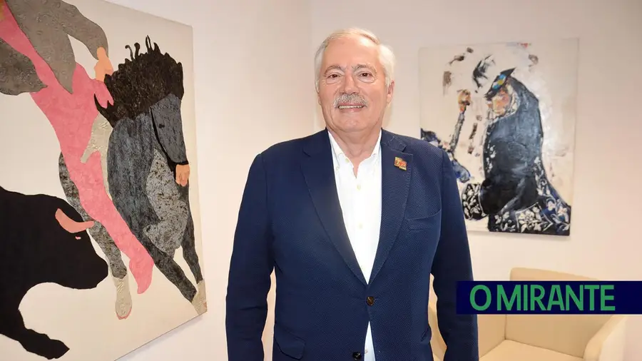 “Tento não perder o olhar sobre o que acontece fora daqui; o mundo é cada vez mais pequeno e a empatia não deve ter fronteiras”