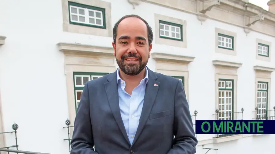 “Fico incrédulo quando um quadro pintado com recurso a inteligência artificial é vendido por milhões”