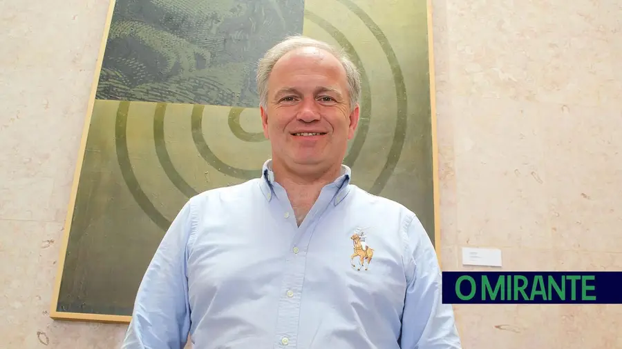 “A comunicação social nacional não fala dos nossos problemas ou virtudes”