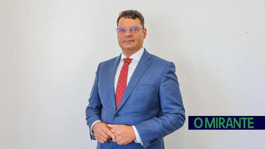 “A informação gratuita é importante, mas é o jornalismo profissional que garante independência editorial”