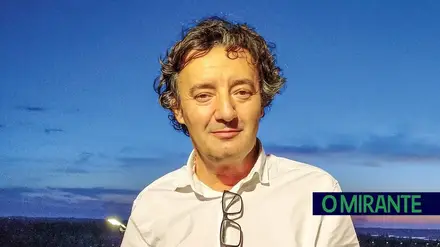 “Quando estou fora sem notícias locais parece que falta oxigénio”