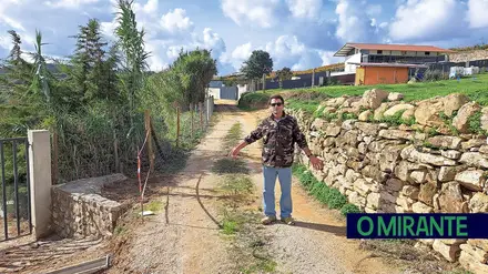 Acusa vizinha de estreitar caminho público na Gavinheira