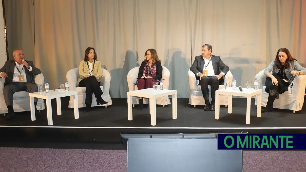 Empresários da metalurgia e eletromecânica reuniram em Santarém para debater desafios do sector