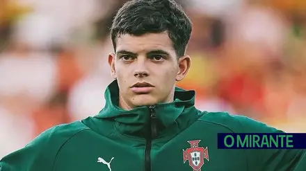 Alenquer atribui voto de louvor ao futebolista João Carvalho