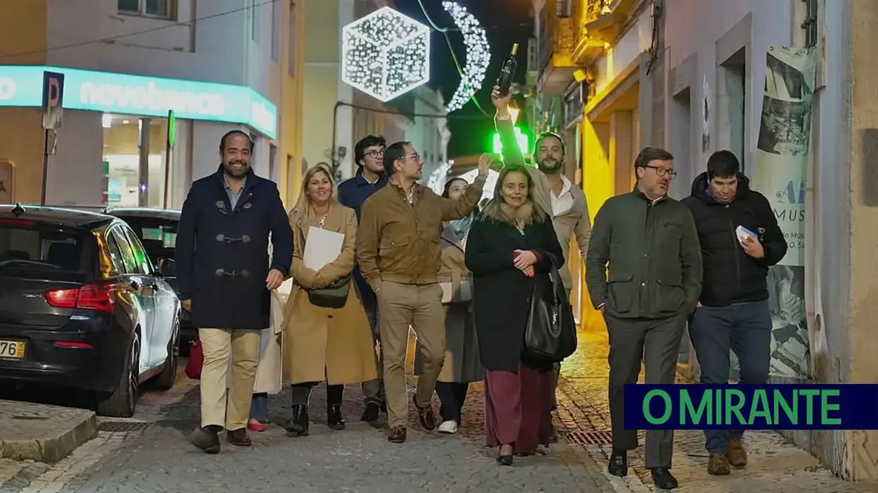 Luzes de Natal já brilham em Santarém