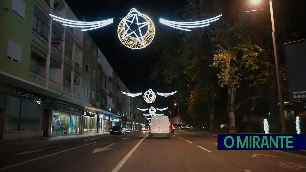 Luzes de Natal já brilham em Santarém