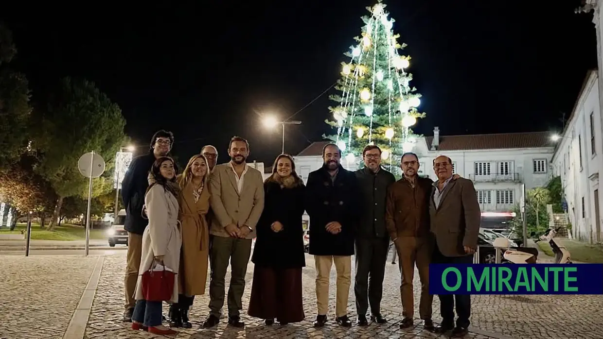 Luzes de Natal já brilham em Santarém