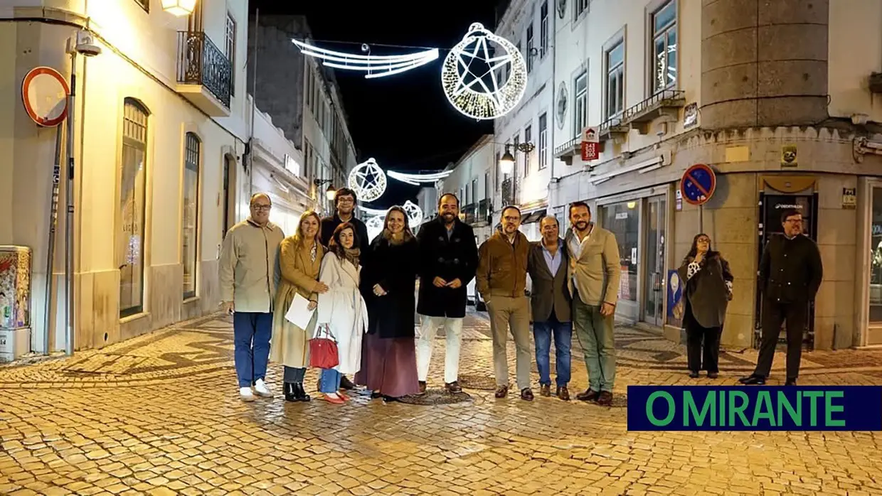 Luzes de Natal já brilham em Santarém
