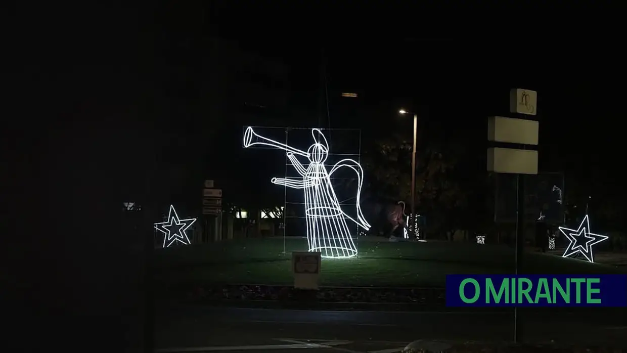 Luzes de Natal já brilham em Santarém