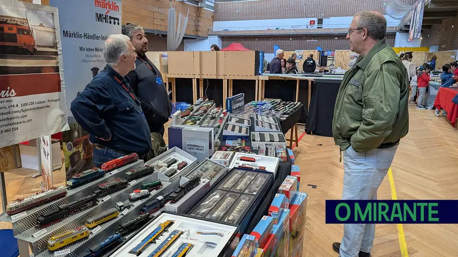 Modelistas ferroviários de Alverca celebram dez anos com exposição