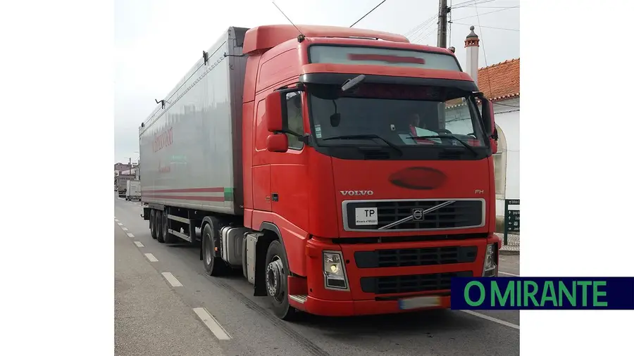 Passam quase mil veículos pesados por dia no centro da cidade do Cartaxo