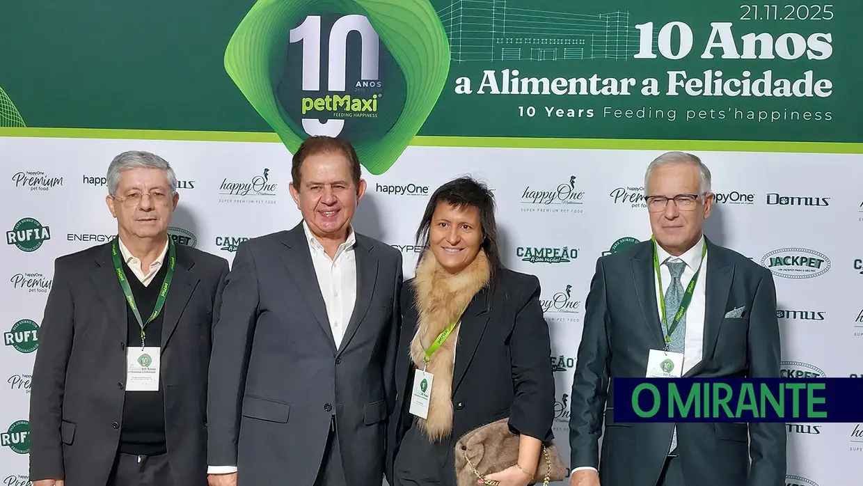 petMaxi comemora 10 anos e inaugura armazém automático