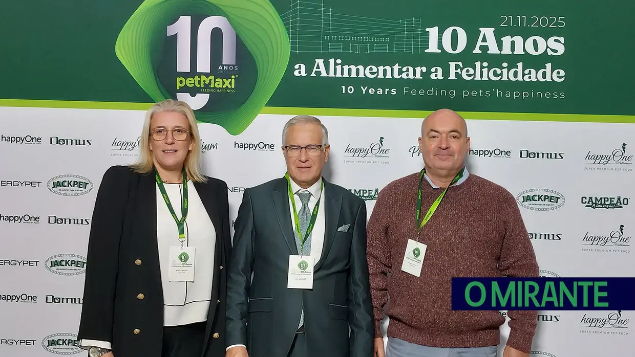 petMaxi comemora 10 anos e inaugura armazém automático