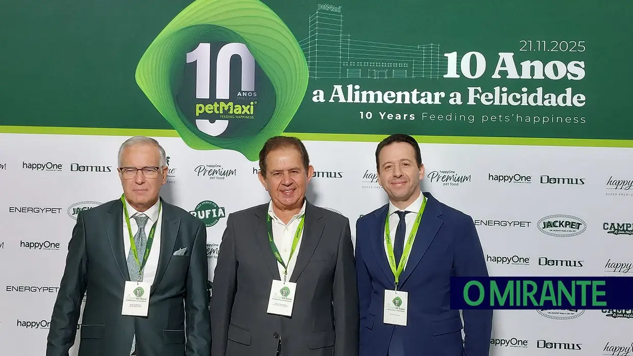 petMaxi comemora 10 anos e inaugura armazém automático