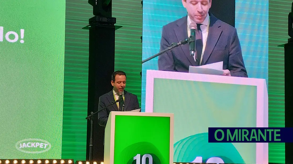 petMaxi comemora 10 anos e inaugura armazém automático