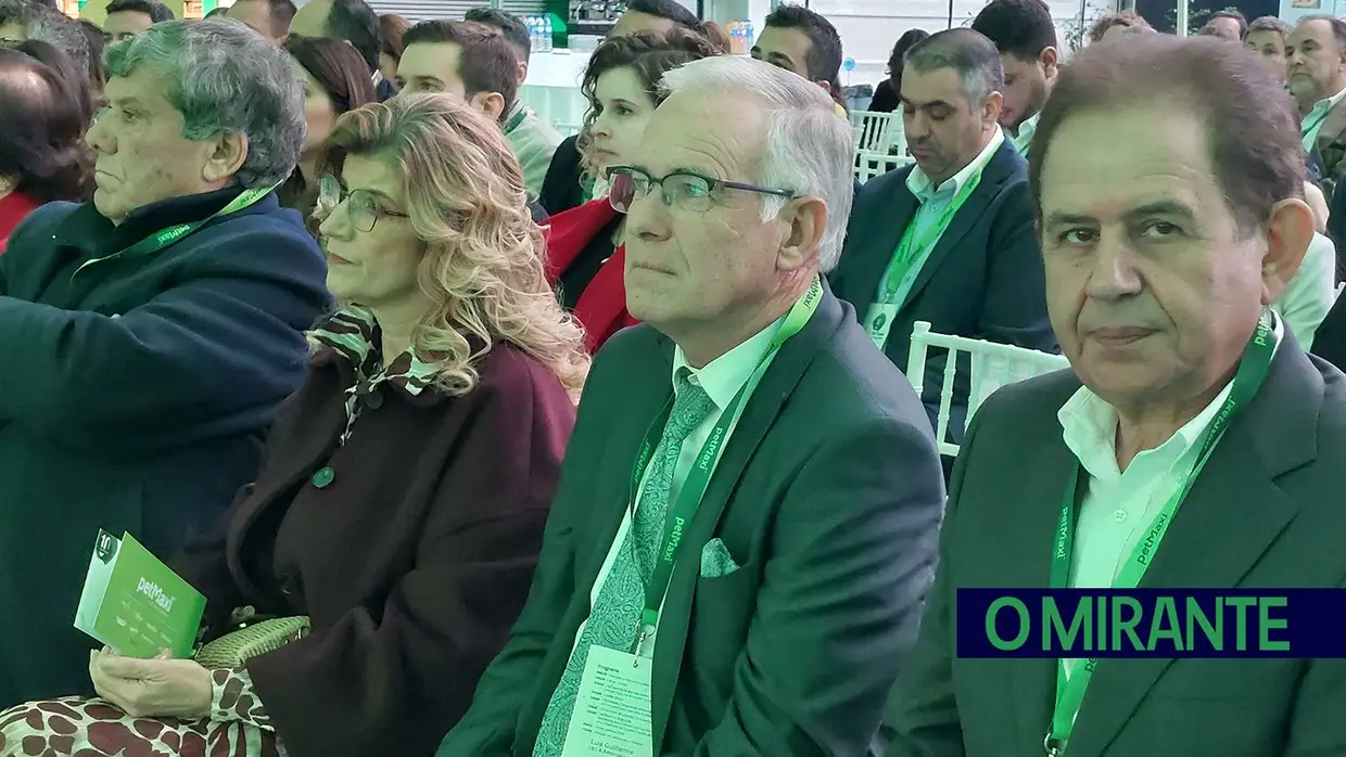 petMaxi comemora 10 anos e inaugura armazém automático