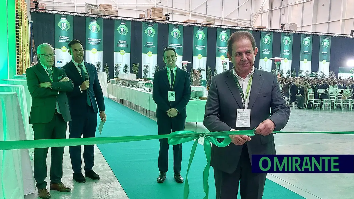 petMaxi comemora 10 anos e inaugura armazém automático