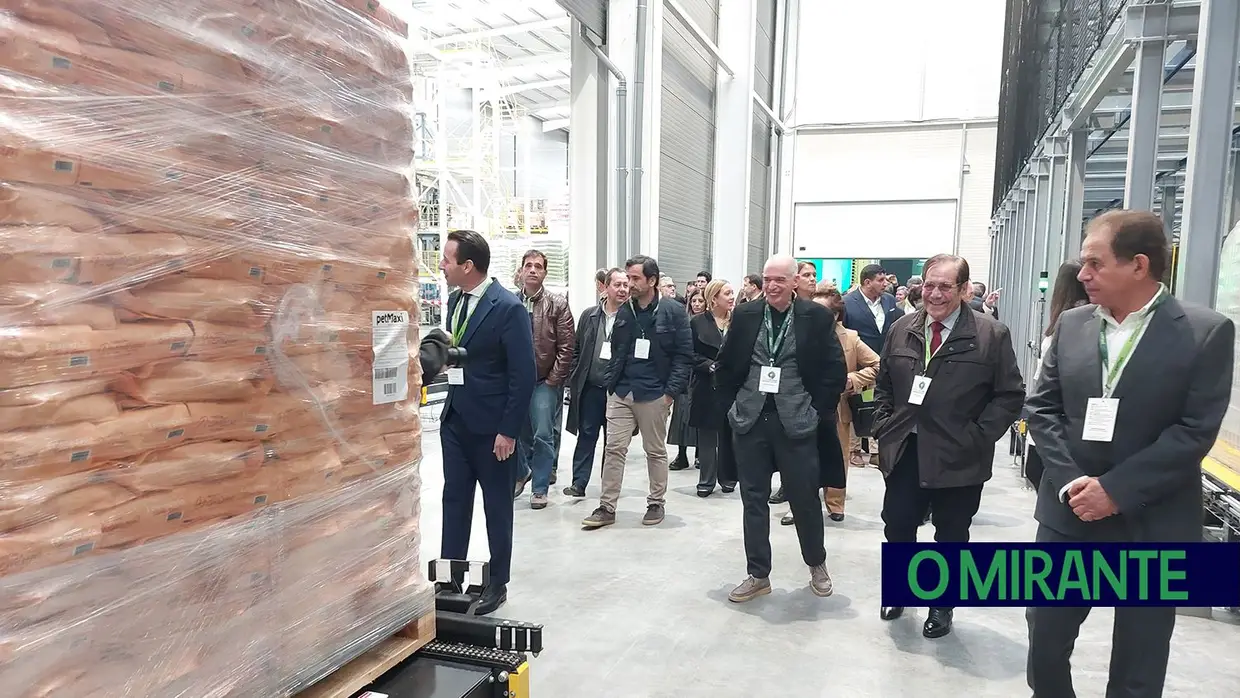 petMaxi comemora 10 anos e inaugura armazém automático