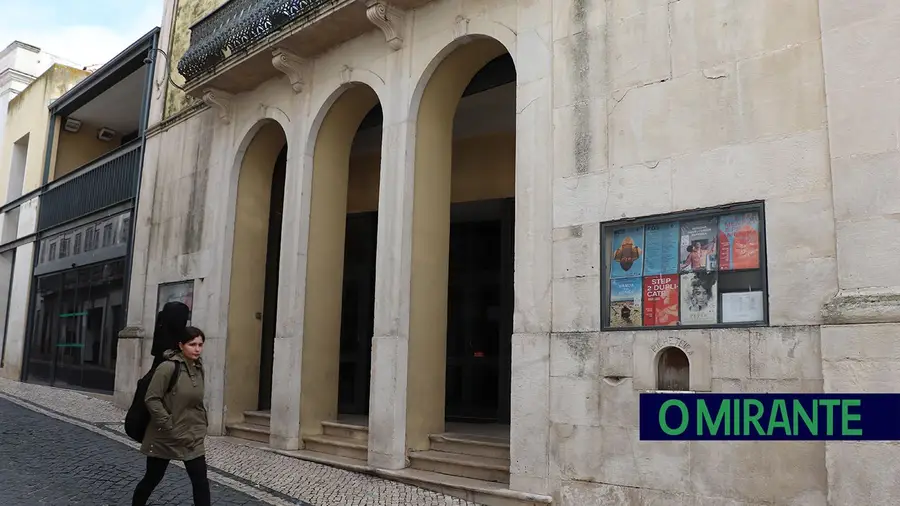 Imigrantes participam em espectáculo no Sá da Bandeira que cruza histórias, teatro e música