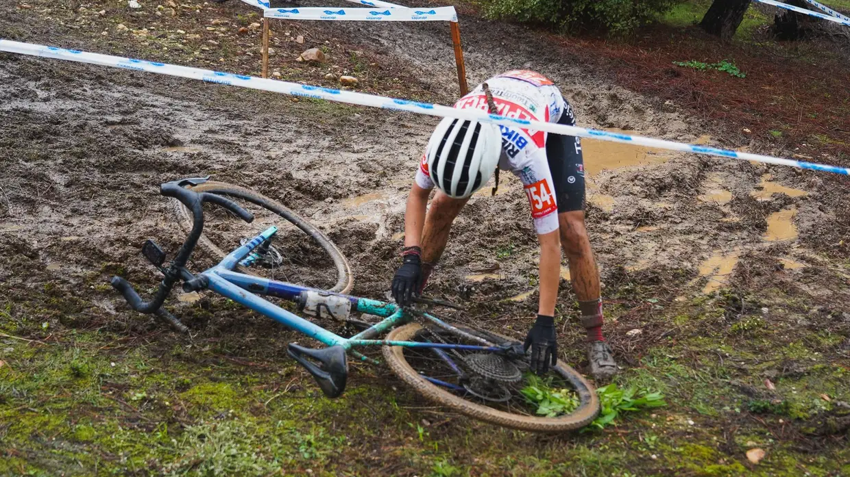 Águias de Alpiarça nos pódios da Taça de Portugal em pista e ciclocrosse